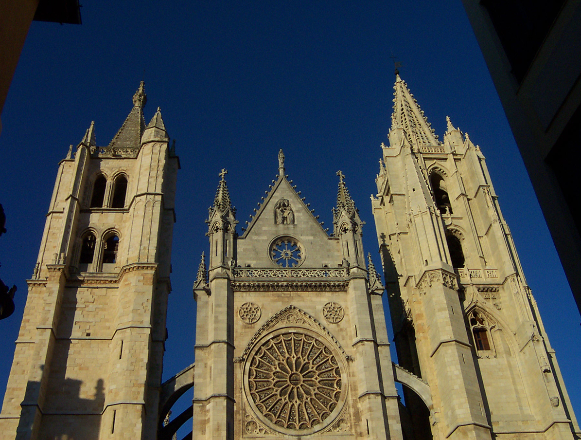 LEÓN